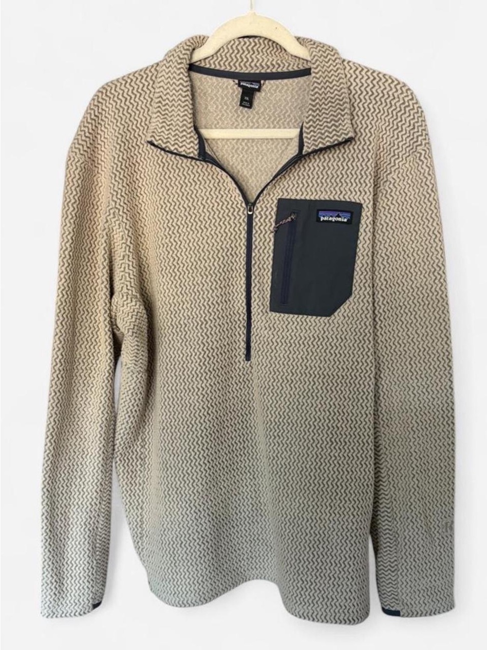 Patagonia Men's R1 Air Zip-Neck Fleece Pullover in Beige